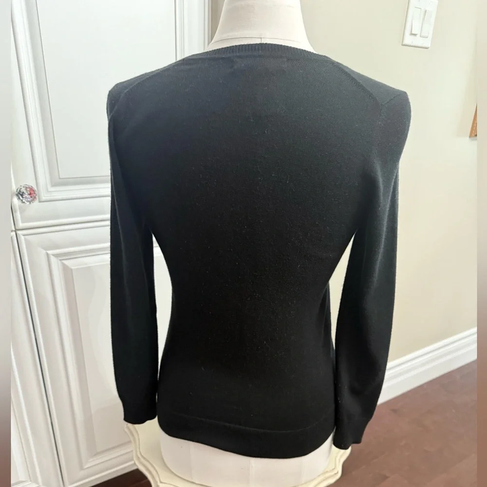 Banana Republic Women's Sz Small Black Long Sleeve V-Neck Cardigan with Buttons - Picture 8 of 10